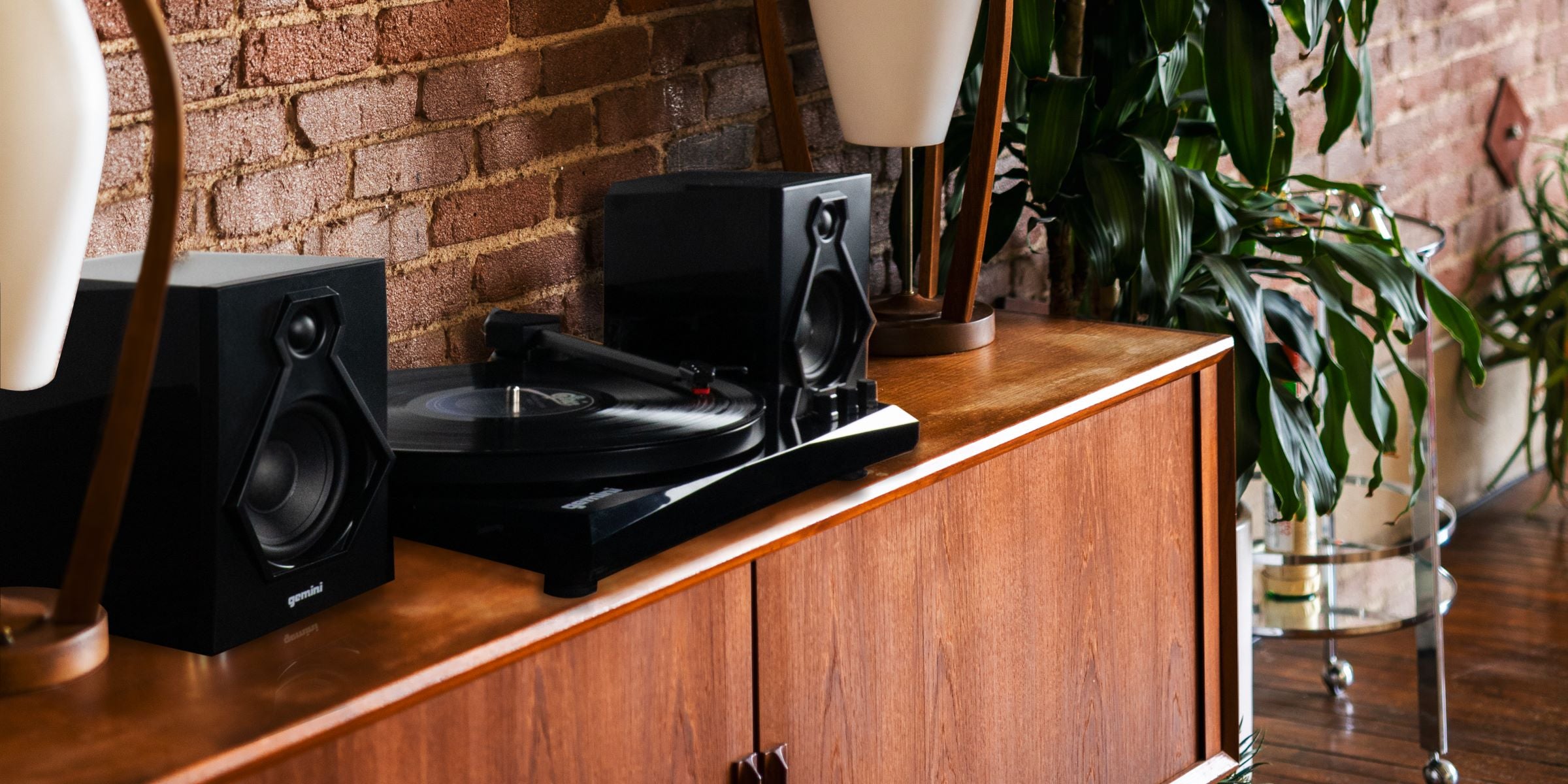 Discover the Magic of Record Players with Speakers