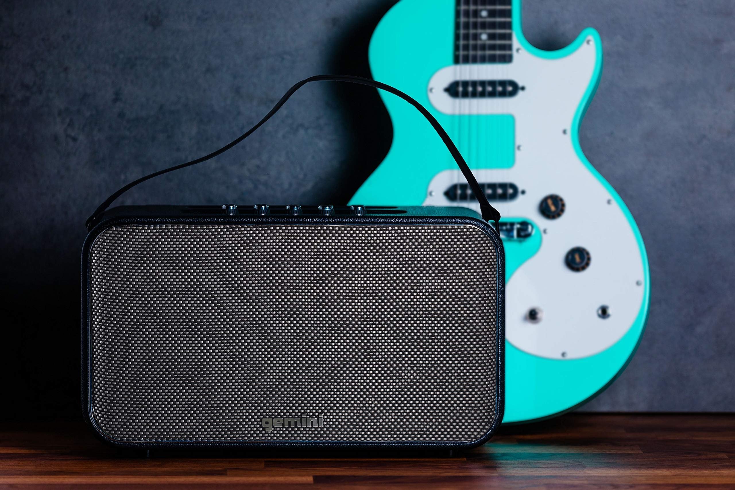 Gemini Sound GTR-400 retro Bluetooth speaker guitar amp in black with analog controls and aux input